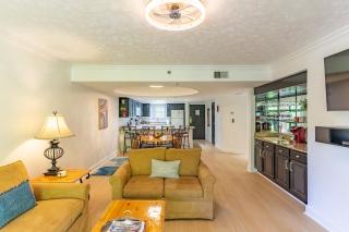Luxurious Condo, Pool, Fireplace, Hiking - Gatlinburg - 2