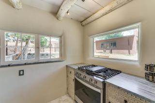 Mid-Century Modern Taos Home with Hot Tub and Fire Pit - Taos - 1