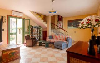 2 Bedroom Amazing Home In Campo Di Mare - Torre San Gennaro - 7