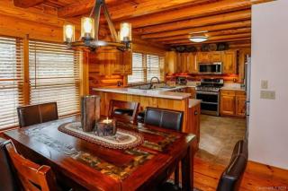 Cozy 5 bedroom cabin on Lake Adger with hot tub - 1