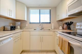 SC214-Tastefully decorated 3 bedroom 2 bath condo - 6