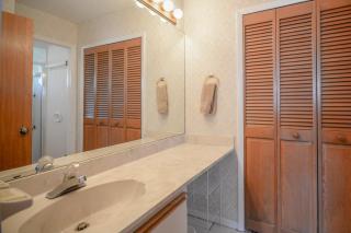 SC214-Tastefully decorated 3 bedroom 2 bath condo - 2