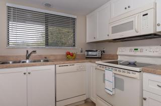 Lovely 2 bedroom 2 bath condo located in Sea Woods. SC217 - Edgewater - 2