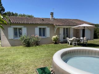 Jolie maison à la campagne avec jacuzzi - Bussac - 0