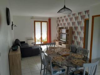 Jolie maison à la campagne avec jacuzzi - Bussac - 3