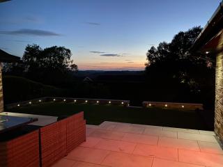 Spectre Hot Tub Retreat - Harrogate - Pannal - 9