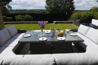 Spectre Hot Tub Retreat - Harrogate - Pannal - 1