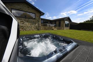 Spectre Hot Tub Retreat - Harrogate - Pannal - 7