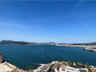Panorama exceptionnel pour ce T4 en bord de mer - Tolone - 0