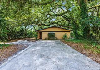 3BR Oasis with Alfresco Dining & Retro Gaming - Gainesville - 9