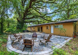 3BR Oasis with Alfresco Dining & Retro Gaming - Gainesville - 0