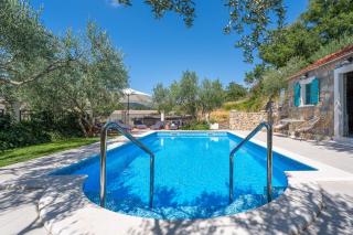 Villa Vultana with heated pool, 4 bedrooms, 3.5 bathrooms, 10 persons max - 8