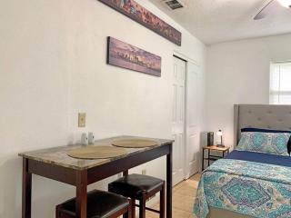 Wallet-friendly 1br Wi-fi Pets Ok - Orlando - 7