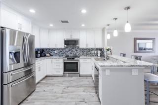 1080-403 Gulf Side Oasis Steps from the Beach - Sarasota - 8