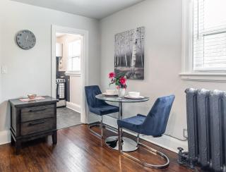 James South Area 1BR Apartment - Hamilton - 4