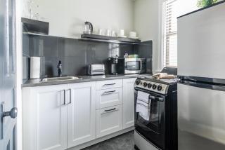 Modern Apartment with Kitchen on James St - Hamilton - 1