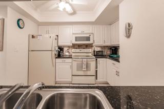 1042 PL Escape to Paradise Second Floor Condo - Sarasota - 2