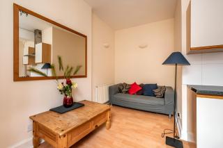 Old Town Flat in Edinburgh - 3