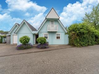 Holiday Home by Zuidlaardermeer with Jetty - 4