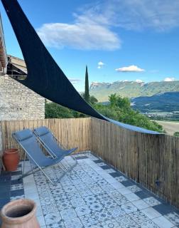 Maison avec toit terrasse dans le vieux Mirabel - Mirabel-et-Blacons - 0