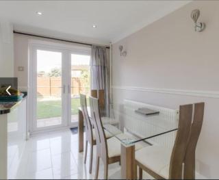 Entire cosy Apartment in a quiet lovely area with parking - Harrowden - 6