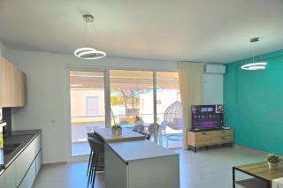 Swiss Sweet Apartment - Happy Rentals - Lalzit Bay - 8