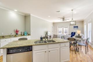 Bright Biloxi Condo Walk to the Beach! - Biloxi - 1