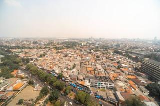 2 BR Above Bassura City Mall East Jakarta Netflix - 1