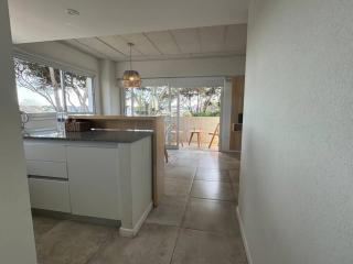 Departamento en centro de Pinamar con servicios y cochera - Pinamar - 1
