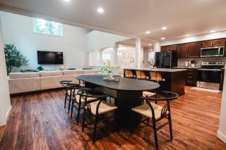 North Cascades Escape- spacious 5-bedroom, family friendly, AC, WiFi - Concrete - 5