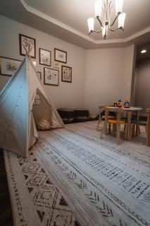 North Cascades Escape- spacious 5-bedroom, family friendly, AC, WiFi - Concrete - 3