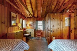 1 BR Cozy Log Cabin W and Deck and Picnic Table - 4