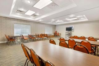 Best Western Plus Appleton Airport Mall Hotel - Appleton - 3
