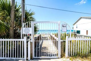 Shelly Sands HeatedPool & HotTub Private Beach - 8