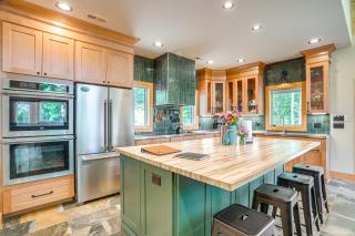 Modern Nellysford Getaway with View Deck and Fire Pit - 8