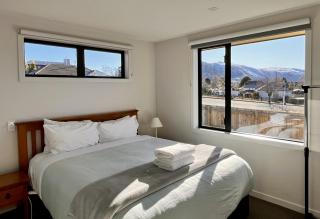 Shepherd's View - Lake Tekapo - Lake Tekapo - 4