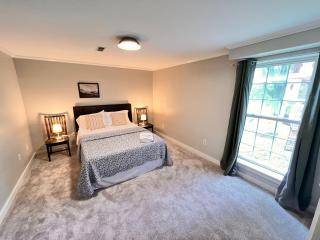 Big space inside and out, 15min to UofA w 1acre - Fayetteville - 3