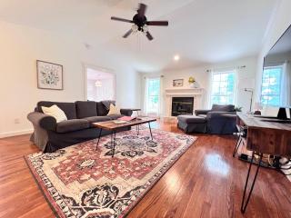 Big space inside and out, 15min to UofA w 1acre - Fayetteville - 8