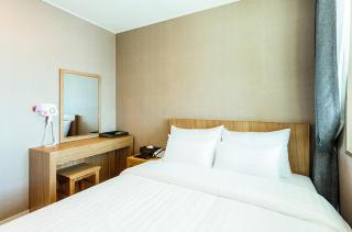 Rich Hotel - Jeju - 5