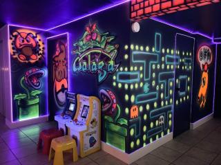 New Bensenville Home by O'Hare Airport with Indoor Pool, Sauna, and Arcade - 3