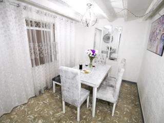 Casangel Hogar Familiar en Sector Exclusivo cerca al Aeropuerto Local frente al Poblado - 1