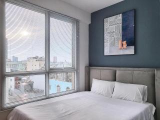 Renovated Modern 1-Bed 40m2 Apt with Pool - 6