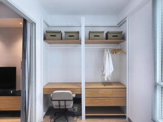 Renovated Modern 1-Bed 40m2 Apt with Pool - 4