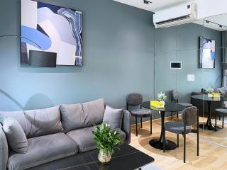 Renovated Modern 1-Bed 40m2 Apt with Pool - 9