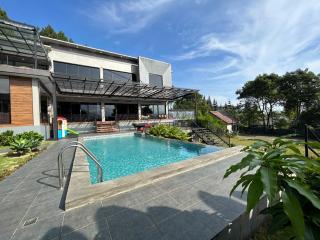 Royal Hill Villa Cisarua Puncak - 6