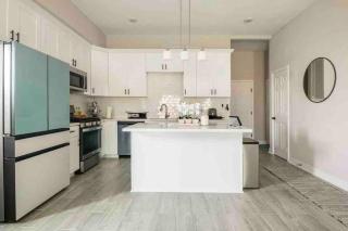 Black and White Retreat 8min to downtown - Houston - 8