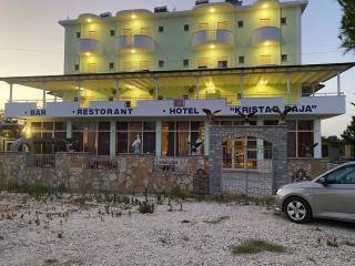 Bar Hotel Kristaq Daja - Divjaka - 0
