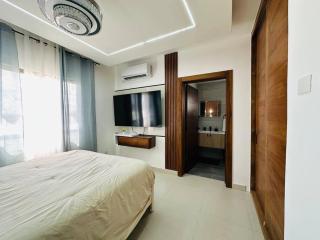 Lovely 2 Bed 2 Bath with Pool - 5