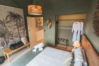 Bespoke Stay & Lake Views! - Queenstown - 4
