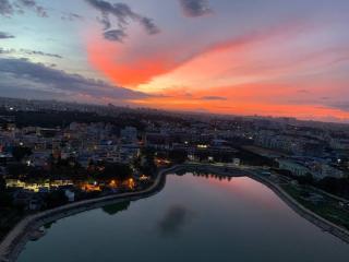 Breathtaking 3BHK on 6th floor for family only - 0